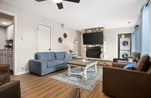 Groveland House | Peaceful Park Living - 3BD 10mins to DT Peoria