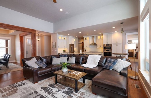 McCall House | Peaceful Payette Paradise - Luxe Family Getaway