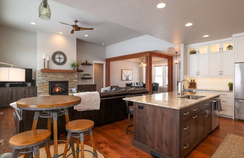 McCall House | Peaceful Payette Paradise - Luxe Family Getaway