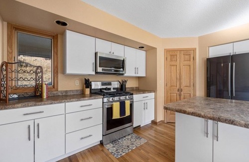 Rapid City House | PEACEFUL PINES (5-Bedroom Home) by RedAwning