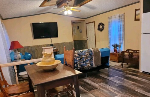 Bentley House | PEACEFUL PINES A Place to relax and get away from Life's Hustle and bustle