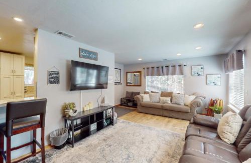 North Upper Truckee House | Peaceful Pines Retreat