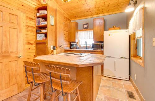 Graymont Apartment | Peaceful Pontiac Barndominium Near Local Museums
