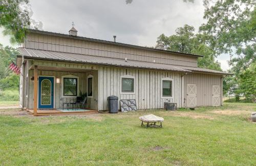 Graymont Apartment | Peaceful Pontiac Barndominium Near Local Museums