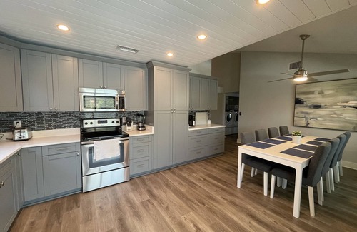 Providence Lakes House | Peaceful Poolside Lake Home 15 Mins to Tampa