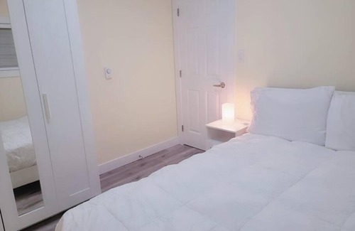 Fleetwood House | Peaceful Private 2bed-1bath Suite (3min from Surrey Fleetwood)
