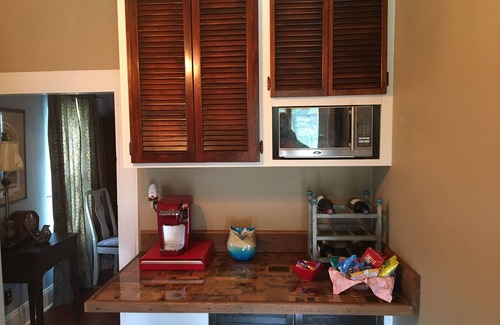 Iberia Parish Cottage | Peaceful, Private Cottage on Bayou Teche