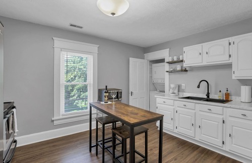 Baltimore House | Peaceful + Private Home | Full Kitchen | Sleeps 4