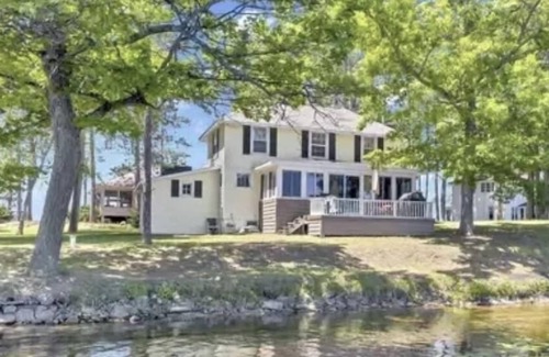 Long Lake House | Peaceful, Private Lakeside Retreat on Beautiful Long Lake