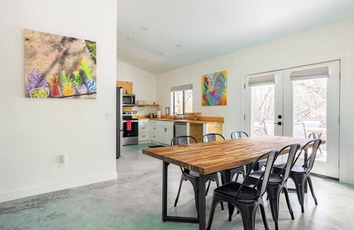 Boerne House | Peaceful & Private Riverfront Modern 3/3 on a 1.7 Acre Nature Peaceful & Private