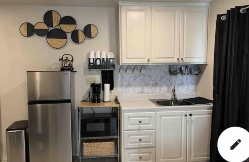 Brownsville Apartment | Peaceful & Private Studio #2