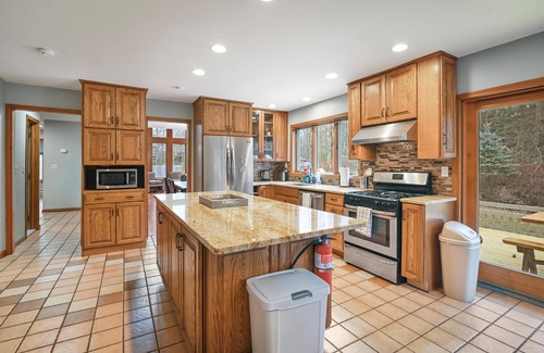 Lake Harmony Estates House | Peaceful, Private & Tranquil 5-BR/3-BA Lake Harmony Cottage