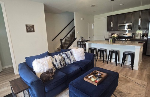 Lakewood House | Peaceful Queen Suite near Red Rocks