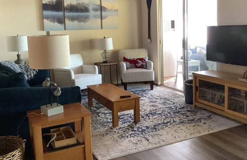 Oakhurst House | Peaceful, quiet waterfront get-away.