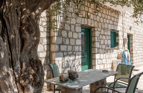 East Mani House | Peaceful Refuge In Mani