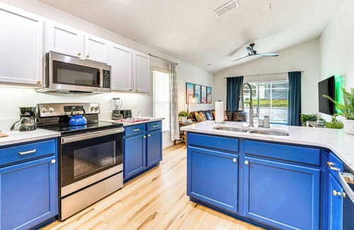 Florida Pines Villa | Peaceful, Relaxing 4 Bedroom 2 Bath Villa with Own Pool and Free WiFi