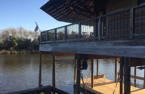 Natchitoches House | Peaceful. Relaxing. Fun. Bring boat. Fish, shop, explore!