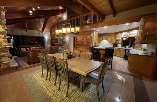 Krakow House | PEACEFUL RELAXING LUXURY VILLA IN-SIDE POOL & HOT TUB Krakow SHAWANO LAKE-12mi