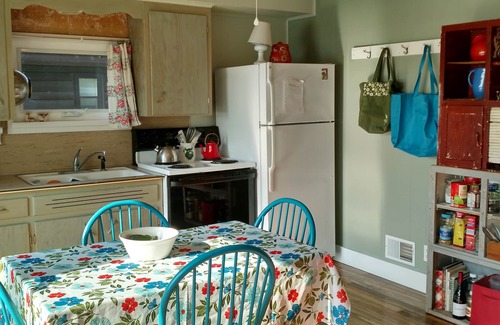 Delton Cottage | Peaceful, relaxing retreat