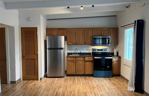 Rancho Bijou Apartment | Peaceful Remodeled cottage Ski Retreat 5 min to heavenly, restaurants, casino