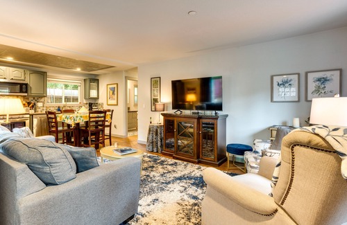Maple Heights-Lake Desire House | Peaceful Renton Retreat w/Hot Tub Access!