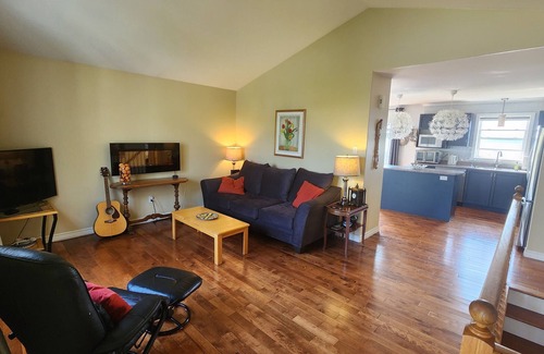Eastern Passage House | Peaceful retreat with beautiful ocean view in quiet Eastern Passage