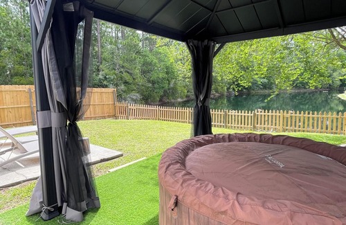 Arlington House | Peaceful Retreat 9 min to Stadium 14 min to the Beach