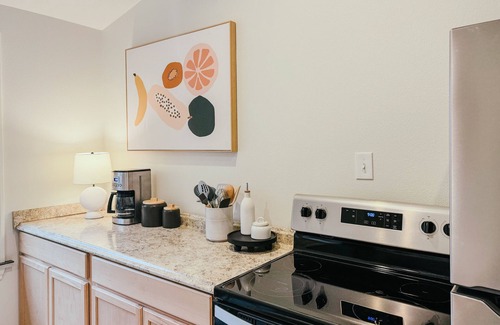 Carver House | Peaceful retreat backed up to Oxbow Park