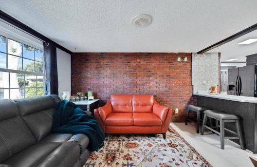 Greater Palm River Point CDC House | Peaceful Retreat - Comfort - Unique