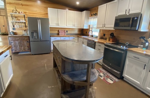 Russellville Cabin | Peaceful Retreat! Cozy Lodge with Scenic Views, Patio, Fire Pit.
