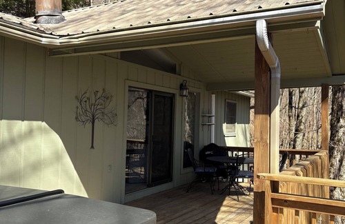 Wolf Laurel House | Peaceful Retreat, hot tub, fireplace, fire pit, close to Hatley Pointe!