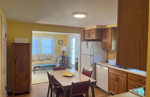 Yarmouth House | Peaceful retreat in central Yarmouth, walking distance to Main Street.