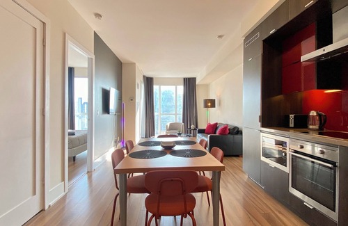 Toronto Entertainment District Apartment | Peaceful Retreat in Downtown