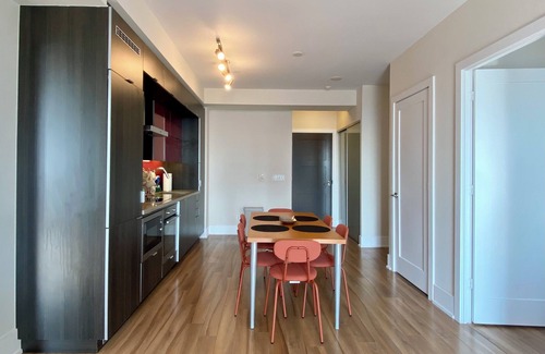 Toronto Entertainment District Apartment | Peaceful Retreat in Downtown