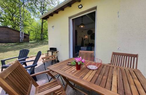 La Coquille Apartment | Peaceful retreat in lakeside cottage