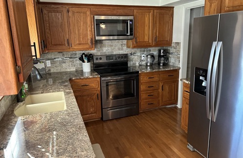 Springfield House | Peaceful Retreat near Medical Mile in Springfield