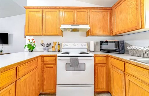 Bayview House | Peaceful retreat near the redwoods, ocean, and golf course!