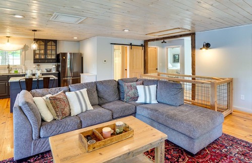 Averill Park House | Peaceful Retreat on Burden Lake w/ Deck & Kayaks!