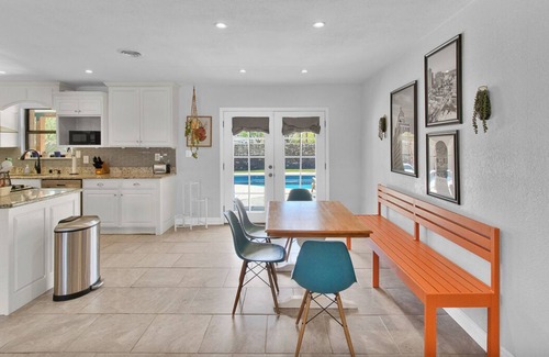 El Paso House | Peaceful retreat on a quiet cul de sac.