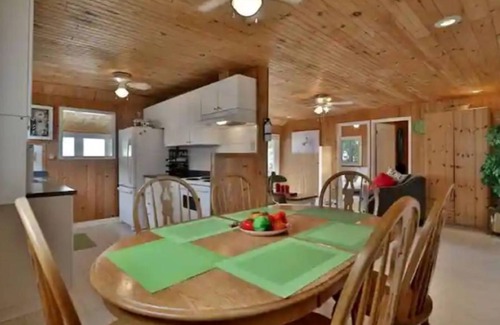 Hamilton Cottage | Peaceful retreat on the Shores of Lake Erie