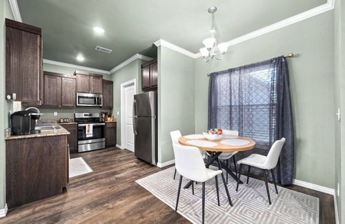 Fort Smith House | Peaceful Retreat on Houston Street