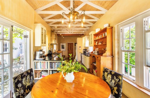 Claremont House | Peaceful Retreat - Upper Claremont