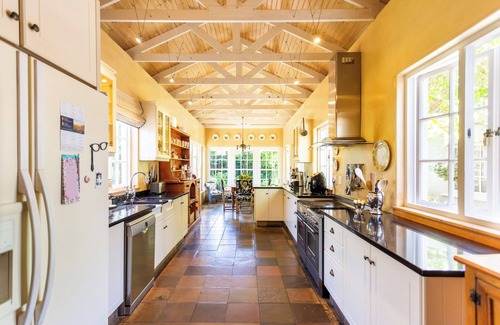 Claremont House | Peaceful Retreat - Upper Claremont