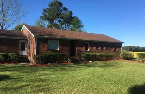 Elizabeth City House | Peaceful retreat in the Pines