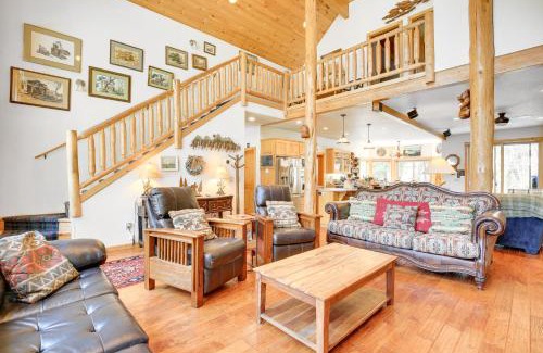 Rhododendron House | Peaceful Rhododendron Cabin with Fire Pit and Hot Tub!