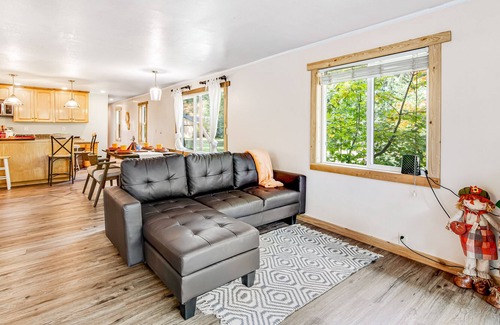 Easton Cabin | Peaceful, Riverfront, Dog-friendly Home w/ Covered Deck & Outdoor Fire Place!