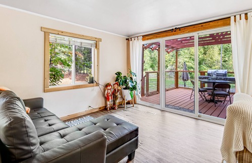 Easton Cabin | Peaceful, Riverfront, Dog-friendly Home w/ Covered Deck & Outdoor Fire Place!