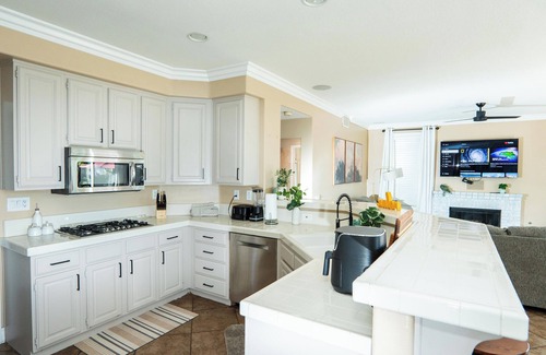 Moreno Valley House | Peaceful Riverside 4-Bedrooms Oasis - King Suite, Spa - Great for long stay