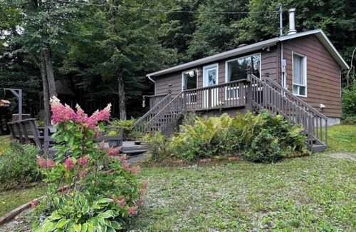 Mayo Cabin | Peaceful Riverside Cottage in Mayon
