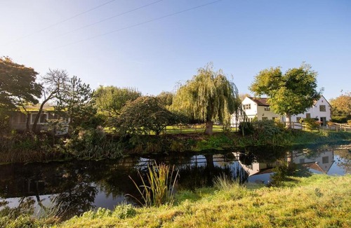 Langport House | Peaceful Riverside Five Bed Cottage in Somerset